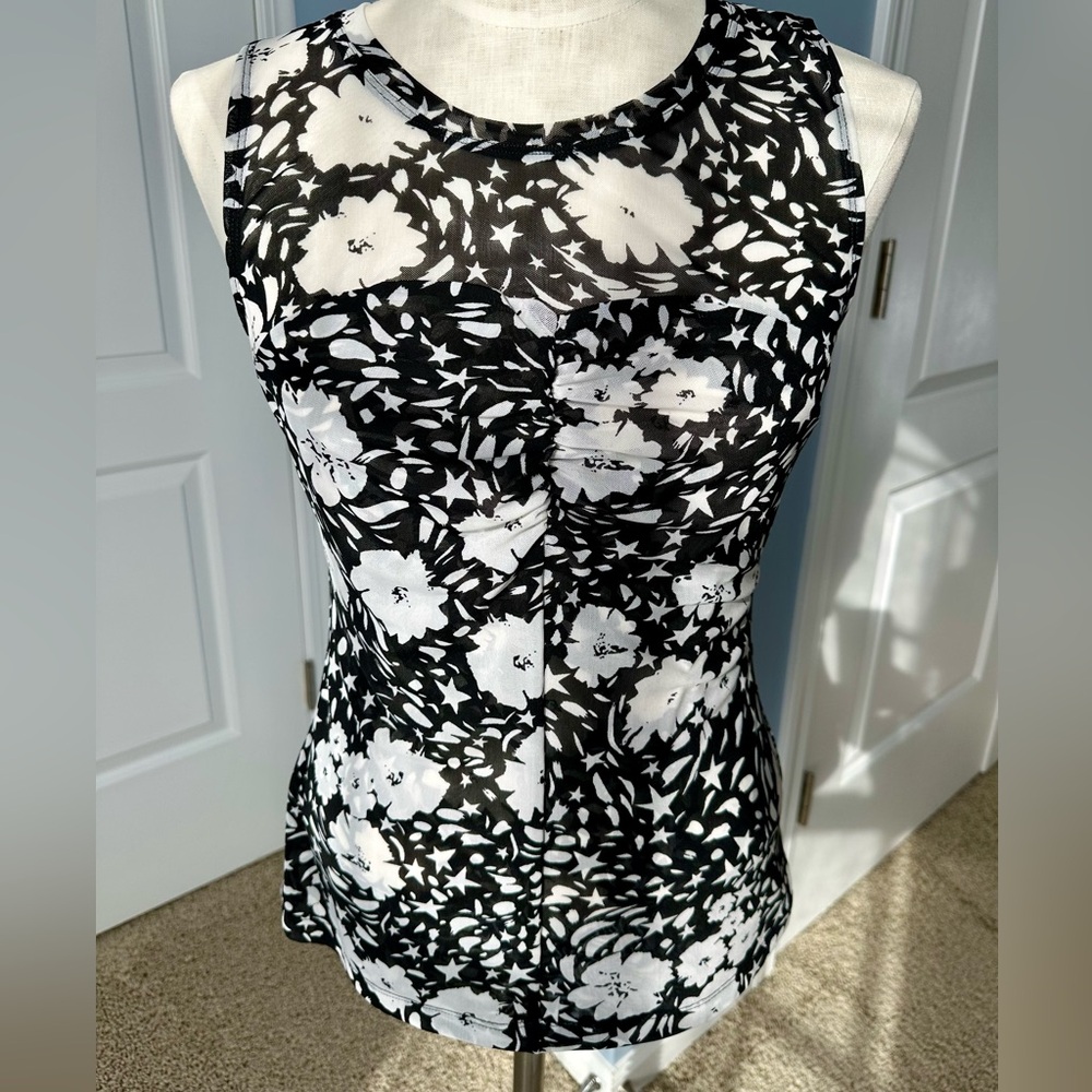 cabi #6105 Small Flower Burst Top